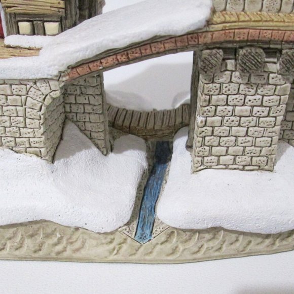 David Winter Oliver Twist Collection Fagins Hideout House 2003 Has Flaws - Picture 8 of 12